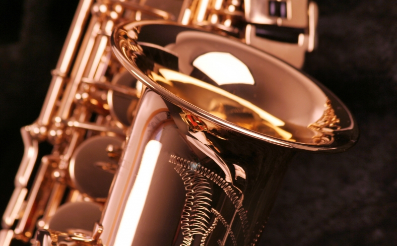 956158-saxophone
